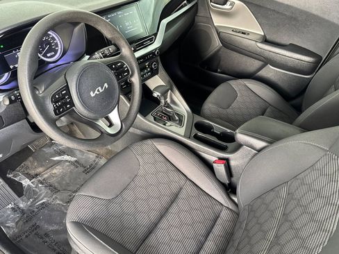 Used 2022 Kia Niro LX image 4
