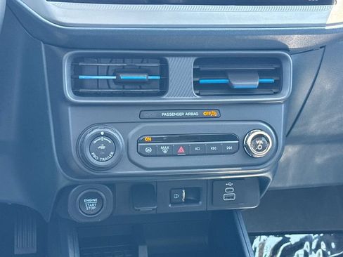 Certified 2025 Ford Maverick Lobo AWD/4WD image 17