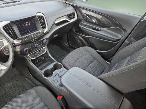 Used 2024 GMC Terrain SLE w/ Driver Convenience Package image 12