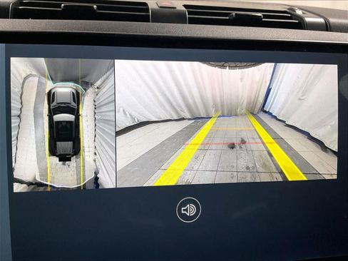 Used 2025 Land Rover Defender 110 S image 20