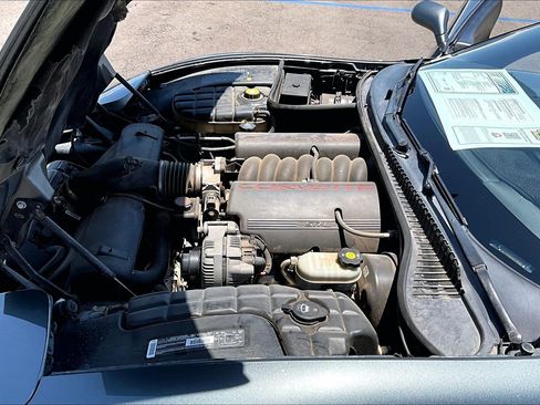 Used 2003 Chevrolet Corvette Coupe w/ Preferred Equipment Group RWD image 8