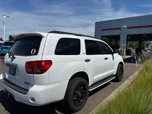 Used 2016 Toyota Sequoia Limited w/ Safety & Convenience Package AWD/4WD image 3