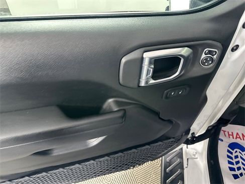 Certified 2023 Jeep Gladiator Sport image 19