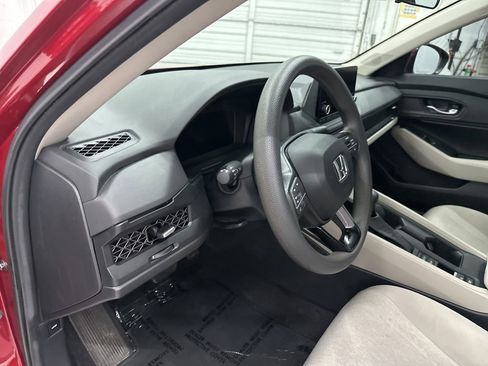 Used 2023 Honda Accord EX image 9