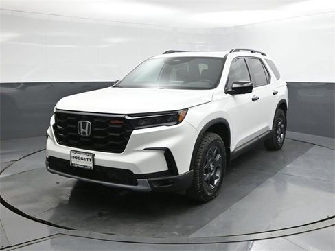 New 2025 Honda Pilot TrailSport image 30