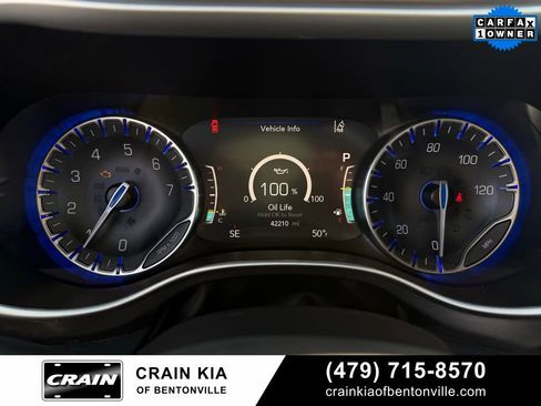 Used 2024 Chrysler Pacifica Touring-L FWD image 15