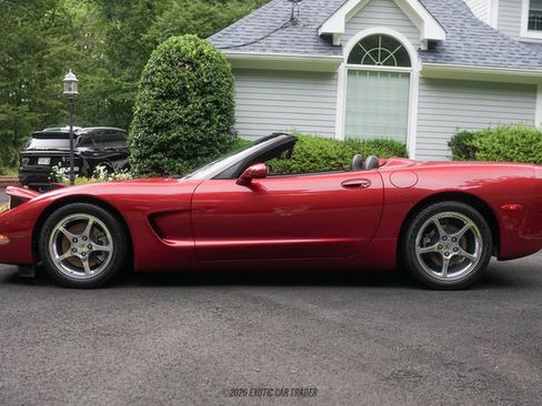 Used 2004 Chevrolet Corvette Convertible w/ Preferred Equipment Group RWD image 3