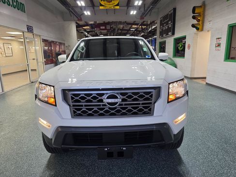 Used 2024 Nissan Frontier SV w/ SV Convenience Package AWD/4WD image 3