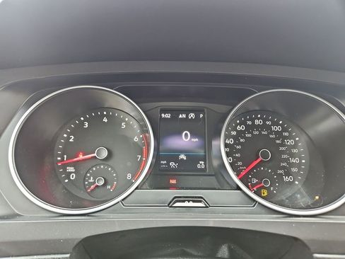 Used 2021 Volkswagen Tiguan SE image 15