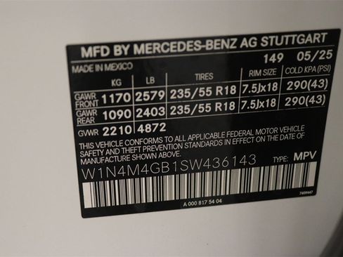 New 2025 Mercedes-Benz GLB 250 image 14