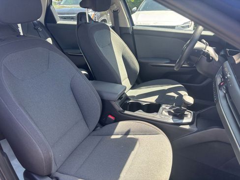 Used 2025 Kia K4 FWD image 33