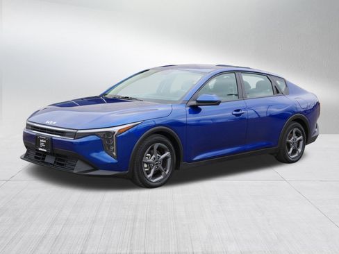Certified 2025 Kia K4 FWD image 3