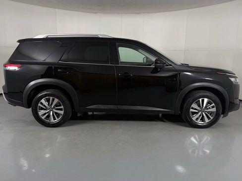 Used 2023 Nissan Pathfinder SL image 9