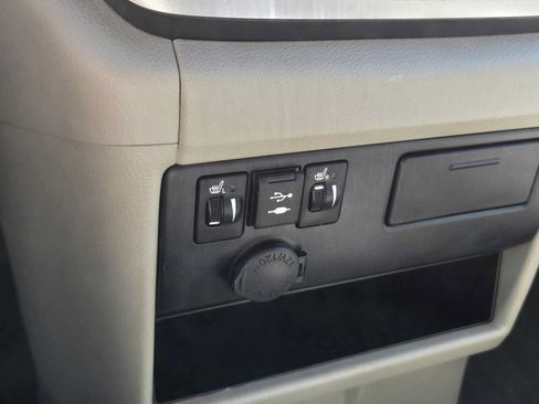 Used 2020 Toyota Sienna XLE w/ XLE Navigation Package AWD/4WD image 33