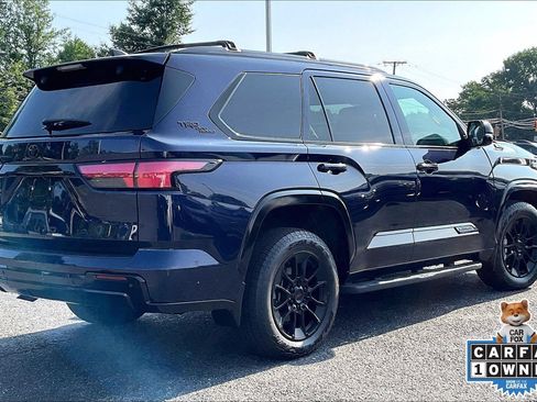 Used 2024 Toyota Sequoia Platinum w/ TRD Off-Road Package AWD/4WD image 12