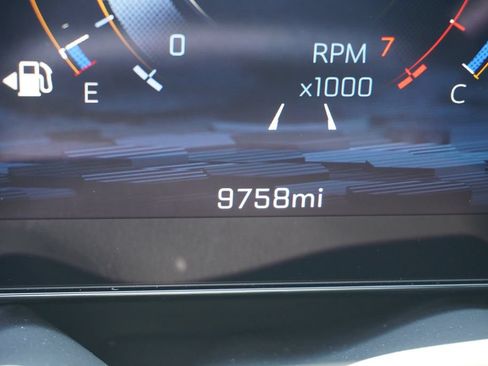 Used 2026 Chevrolet Suburban RST RWD image 9