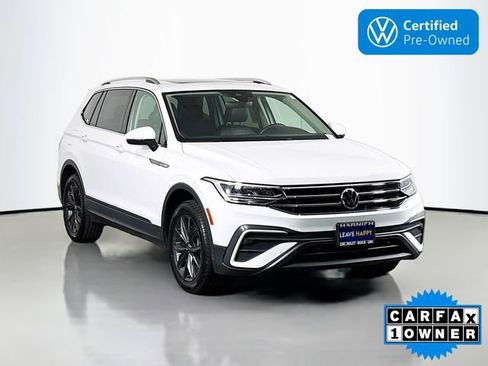 Certified 2022 Volkswagen Tiguan SE w/ Panoramic Sunroof Package image 1