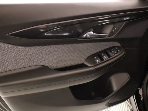 Used 2024 Chevrolet TrailBlazer LT w/ LT Cold Weather Package FWD image 15