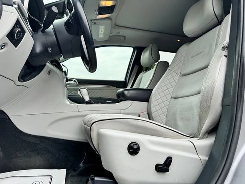 Used 2019 Jeep Grand Cherokee Summit AWD/4WD image 19