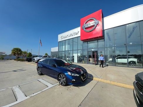 Used 2022 Nissan Altima 2.5 SR image 1