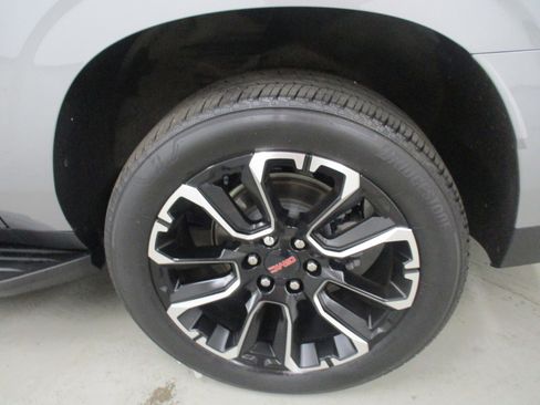 Certified 2023 GMC Yukon XL Denali AWD/4WD image 6