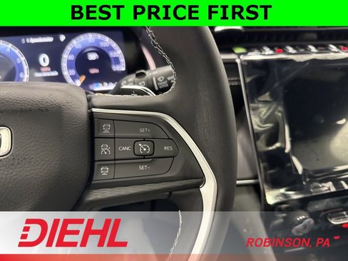 New 2025 Jeep Grand Cherokee Laredo w/ Luxury Tech Group I image 26