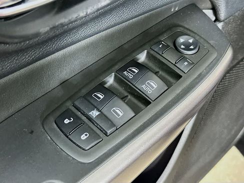 Used 2019 Jeep Cherokee Limited AWD/4WD image 29
