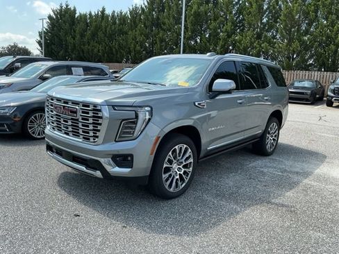 Used 2026 GMC Yukon Denali w/ Sun & Power Step Package AWD/4WD image 3