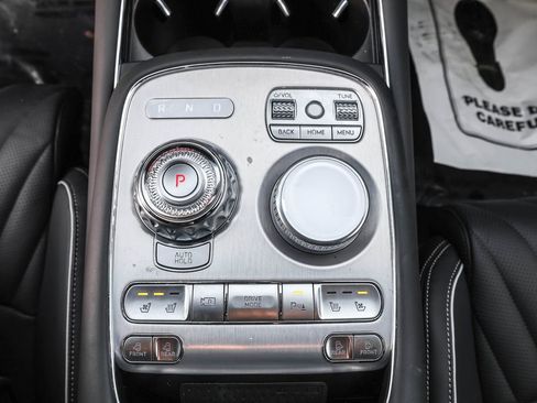 Used 2025 Genesis G90 3.5T image 32