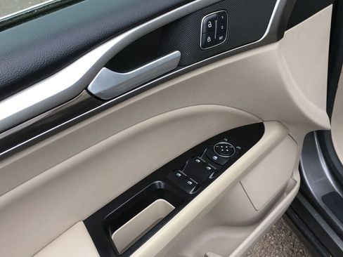 Used 2017 Ford Fusion SE FWD image 20