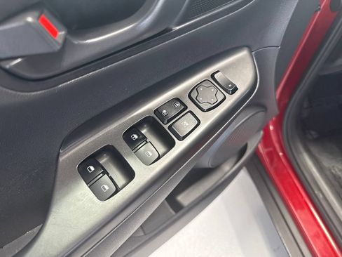 Used 2021 Hyundai Kona SE AWD/4WD image 12