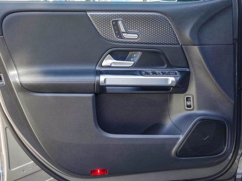 Certified 2024 Mercedes-Benz EQB 300 4MATIC image 20