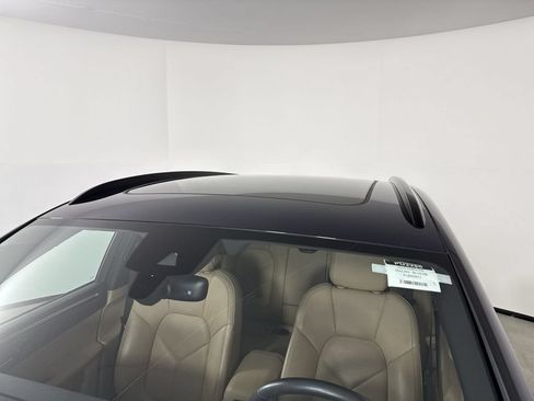 Certified 2023 Porsche Macan w/ Premium Package Plus AWD/4WD image 17