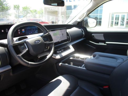 Used 2025 Ford Expedition Max Active AWD/4WD image 10