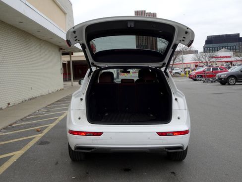 Used 2018 Audi Q5 2.0T Premium Plus w/ Premium Plus Package image 8