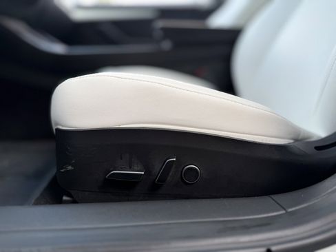 Used 2023 Tesla Model 3 Performance image 27