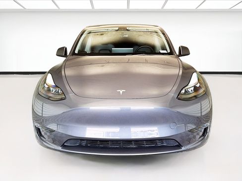 Used 2023 Tesla Model Y Long Range AWD/4WD image 2
