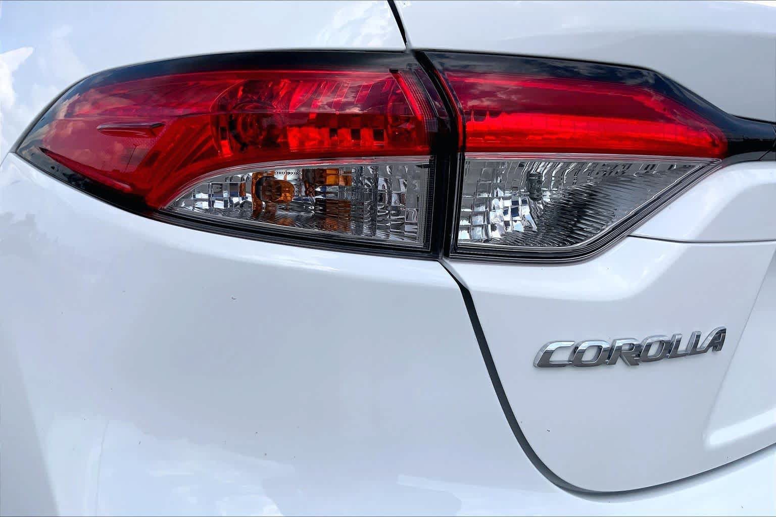 Used 2024 Toyota Corolla LE FWD image 28