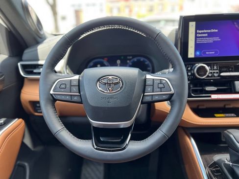 New 2026 Toyota Highlander Platinum AWD/4WD image 27