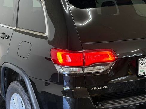 Certified 2022 Jeep Grand Cherokee Laredo E AWD/4WD image 9