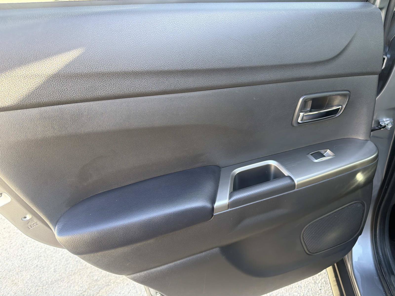 Used 2025 Mitsubishi Outlander Sport SE AWD/4WD image 9