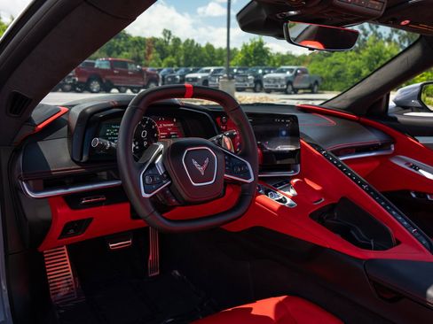 Used 2024 Chevrolet Corvette Stingray Premium Conv w/ Z51 Performance Package RWD image 24
