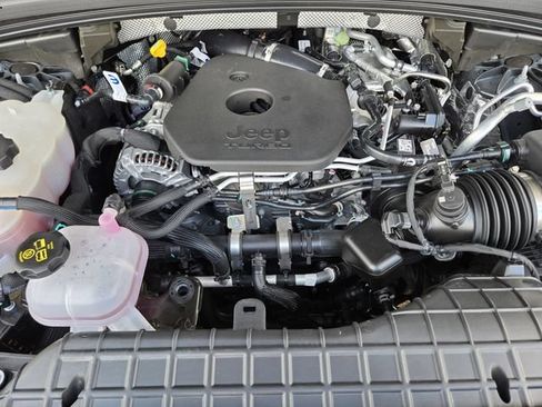 Certified 2026 Jeep Grand Cherokee Limited AWD/4WD image 31