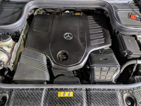 Certified 2025 Mercedes-Benz GLS 450 4MATIC image 28