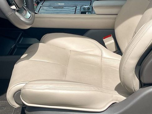 Used 2024 Lincoln Navigator Reserve AWD/4WD image 20