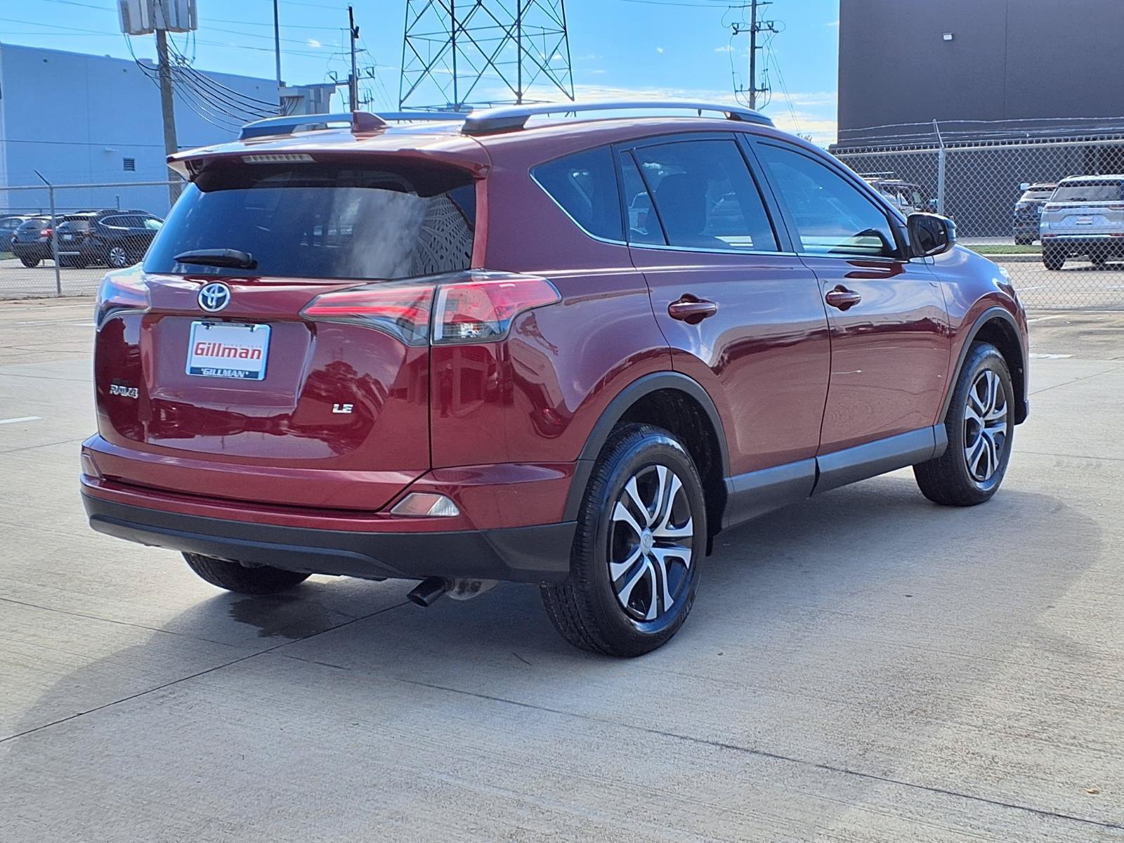 Used 2018 Toyota RAV4 LE FWD image 27