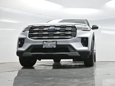 Used 2025 Ford Explorer Active w/ Active Comfort Package RWD image 63