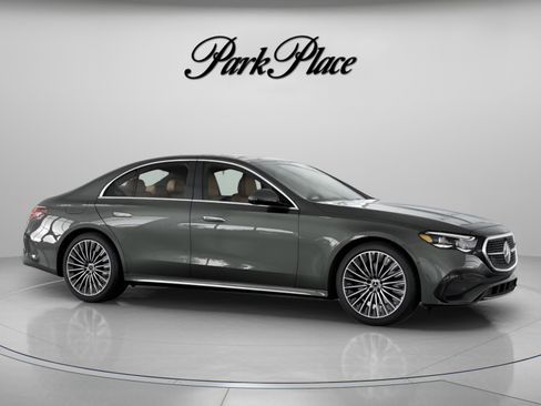 New 2026 Mercedes-Benz E 350 4MATIC Sedan image 29