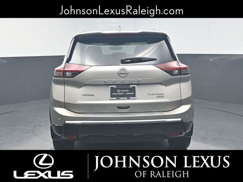 Used 2024 Nissan Rogue Platinum w/ Platinum Premium Package image 8