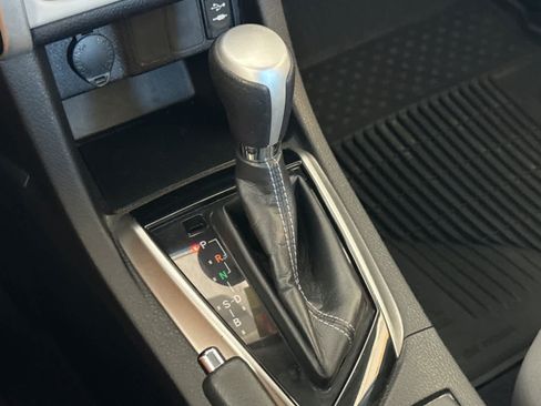 Used 2018 Toyota Corolla LE FWD image 21
